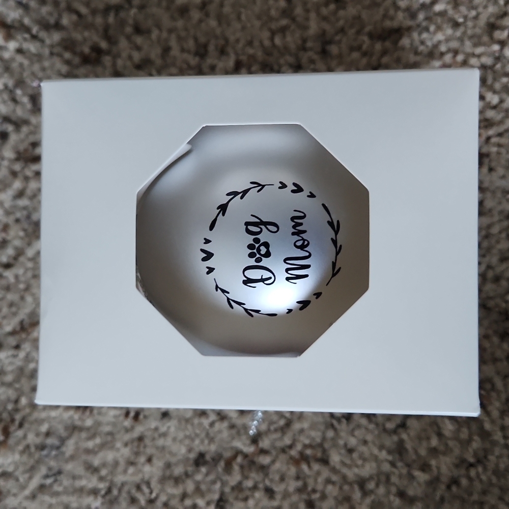 Dog mom ornament
